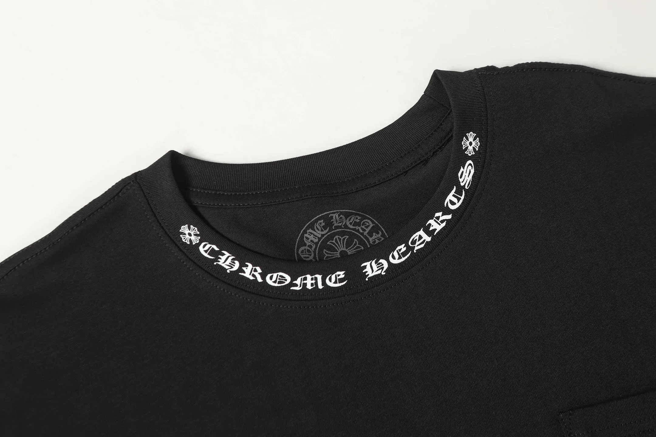 P150 -Chrome Hearts/Chrome Hearts Sanskrit cross letter printed short-sleeved T-shirt -High weight, high density and high quality. The wool is soft, delicate and skin-friendly. It feels soft and silky. It has excellent warmth and skin-friendly properties.